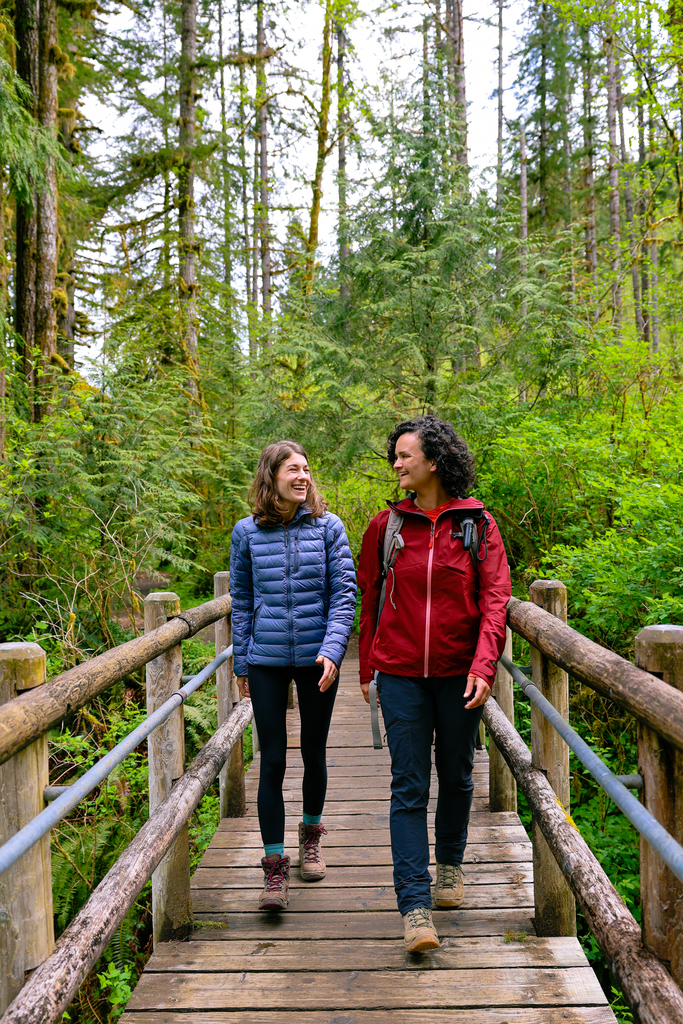 Gwyn and Ami hiking during our work with Travel Lane County.