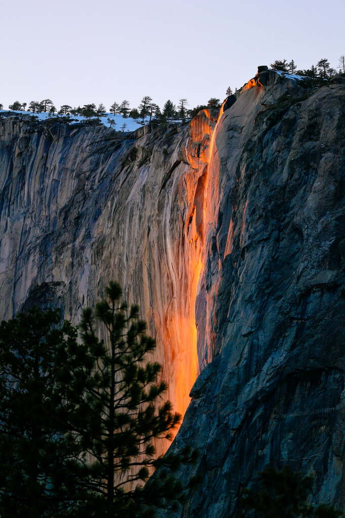 A picture of the red glow of firefall in Yosemite National Park
