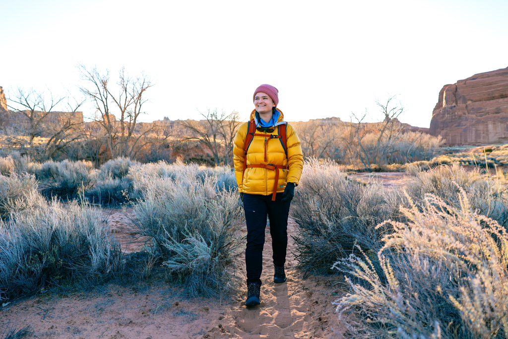 The trail to Ring arch in arches national park