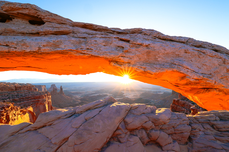 Mesa arch at sunrise in Canyonlands national park