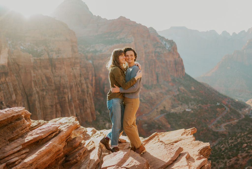 Cute lesbian couple photoshoot in Zion national park at canyon overlook by Zion Adventure Photog