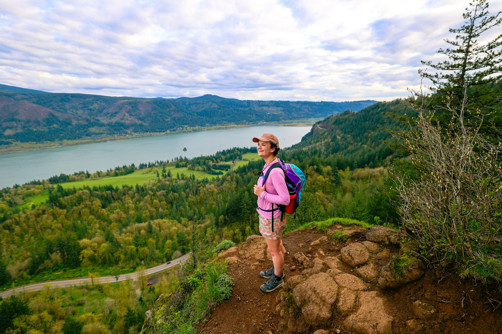 Cape horn trail in spring near Vancouver Washington columbia river gorge hike