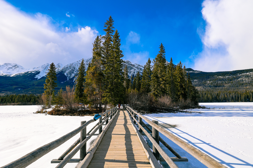 Pyramid Lake in Jasper National Park