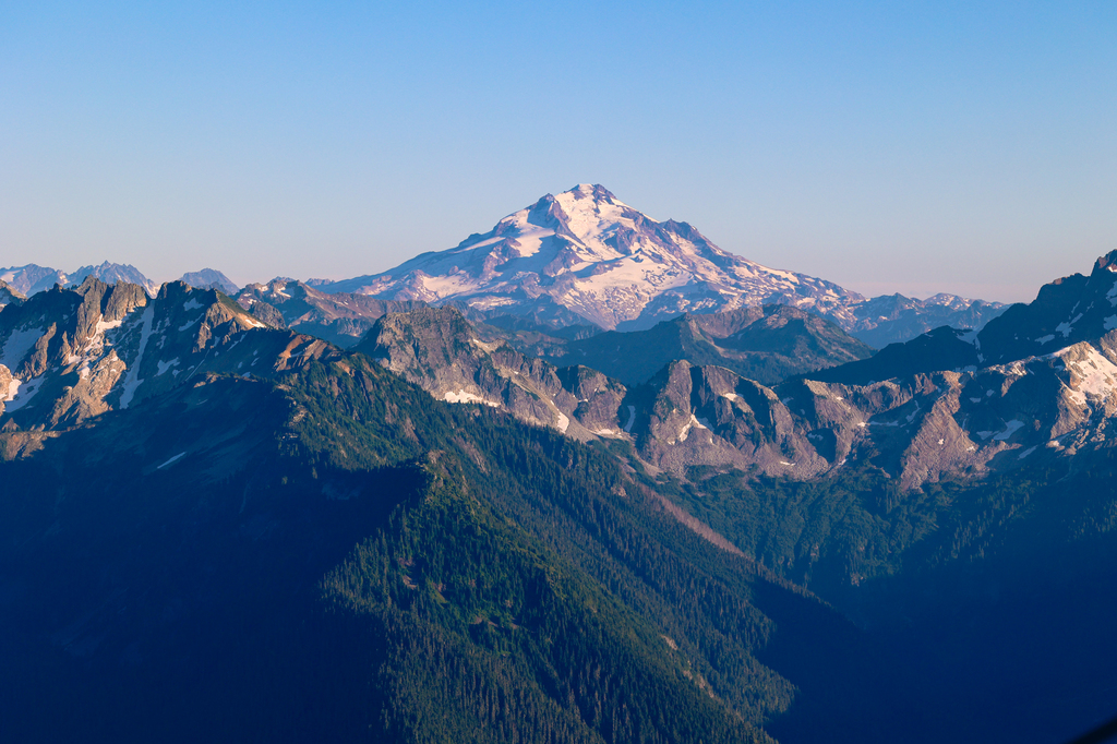 Hidden Lake Lookout hike in summer in Washington state North Cascades National Park