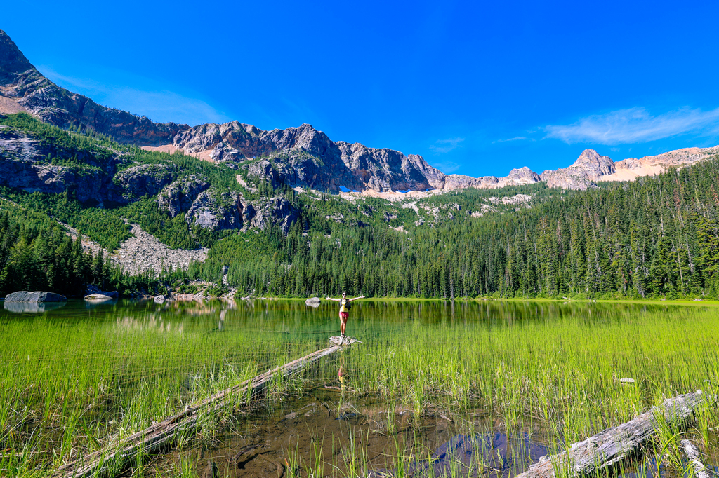 Hiking Cutthroat lake and cutthroat pass in Washington