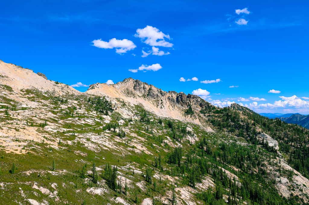 Hiking Cutthroat lake and cutthroat pass in Washington