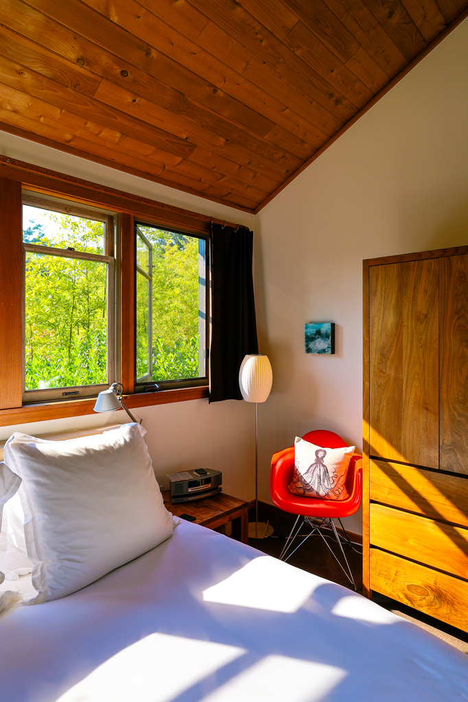 Upscale lodging at Coast Cabins in Manzanita, Oregon