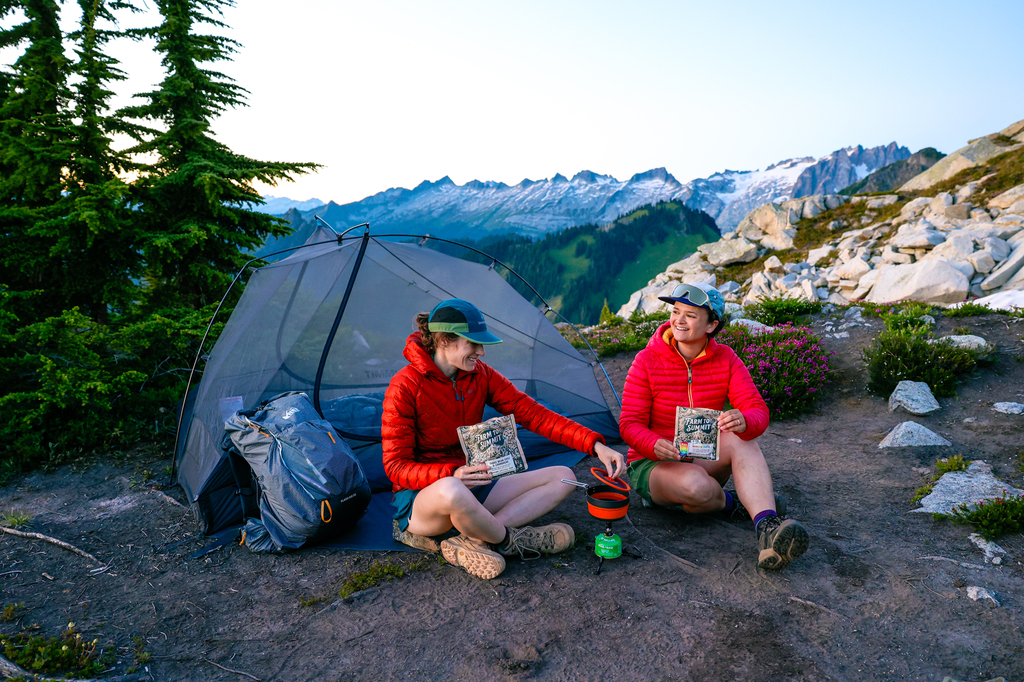 Backpackign hidden lake lookout with dehydrated meals from farm to summit