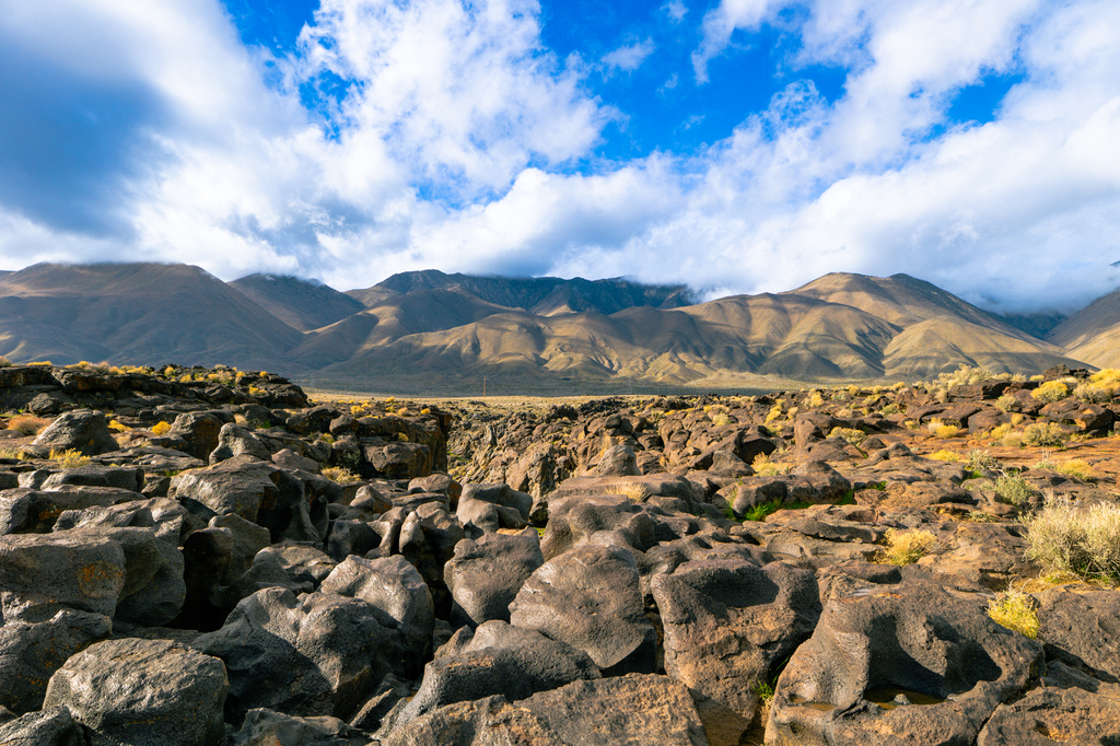 Eastern Sierra Scenic Byway, Fossil Falls Trail 